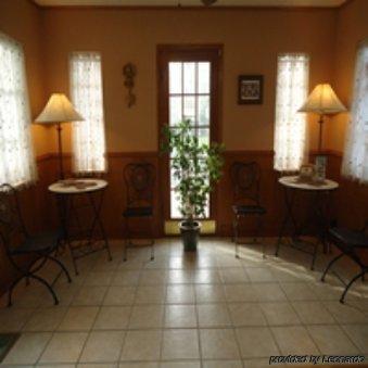 Azure Hills Inn And Suites Fredericksburg Interior photo
