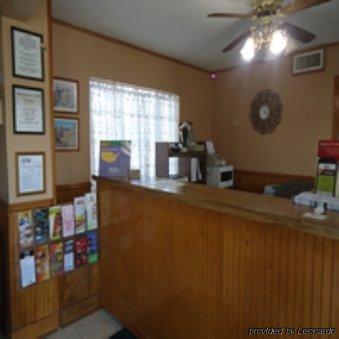 Azure Hills Inn And Suites Fredericksburg Interior photo